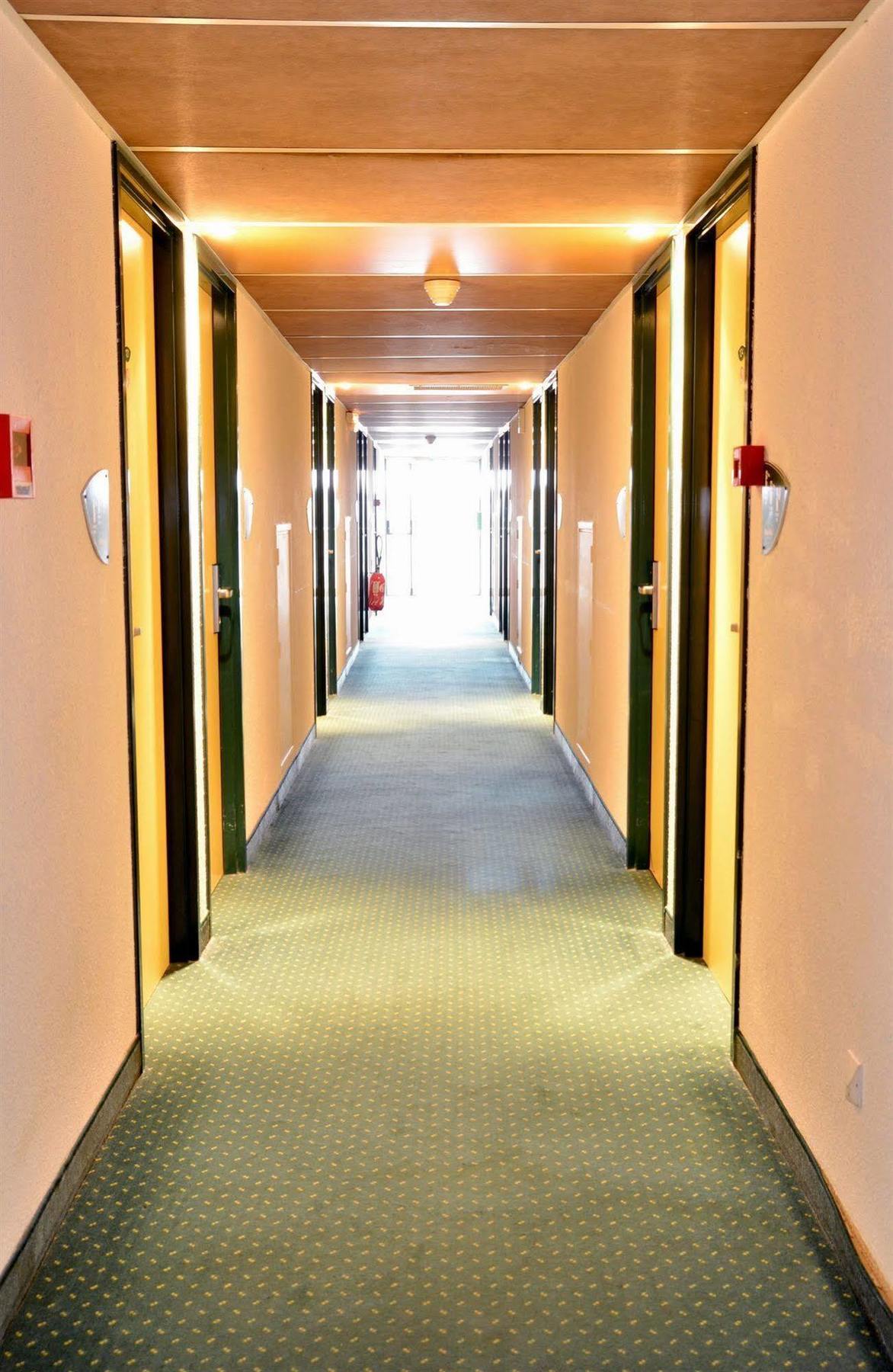 Hotel Mister Bed Chambray Les Tours Exteriér fotografie